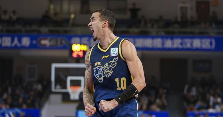 开云-北京首钢与广东男篮交战记录