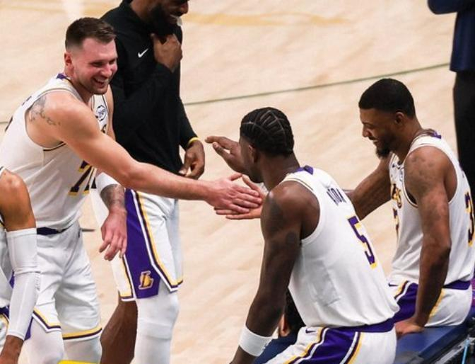 东契奇73分创纪录的比赛回顾